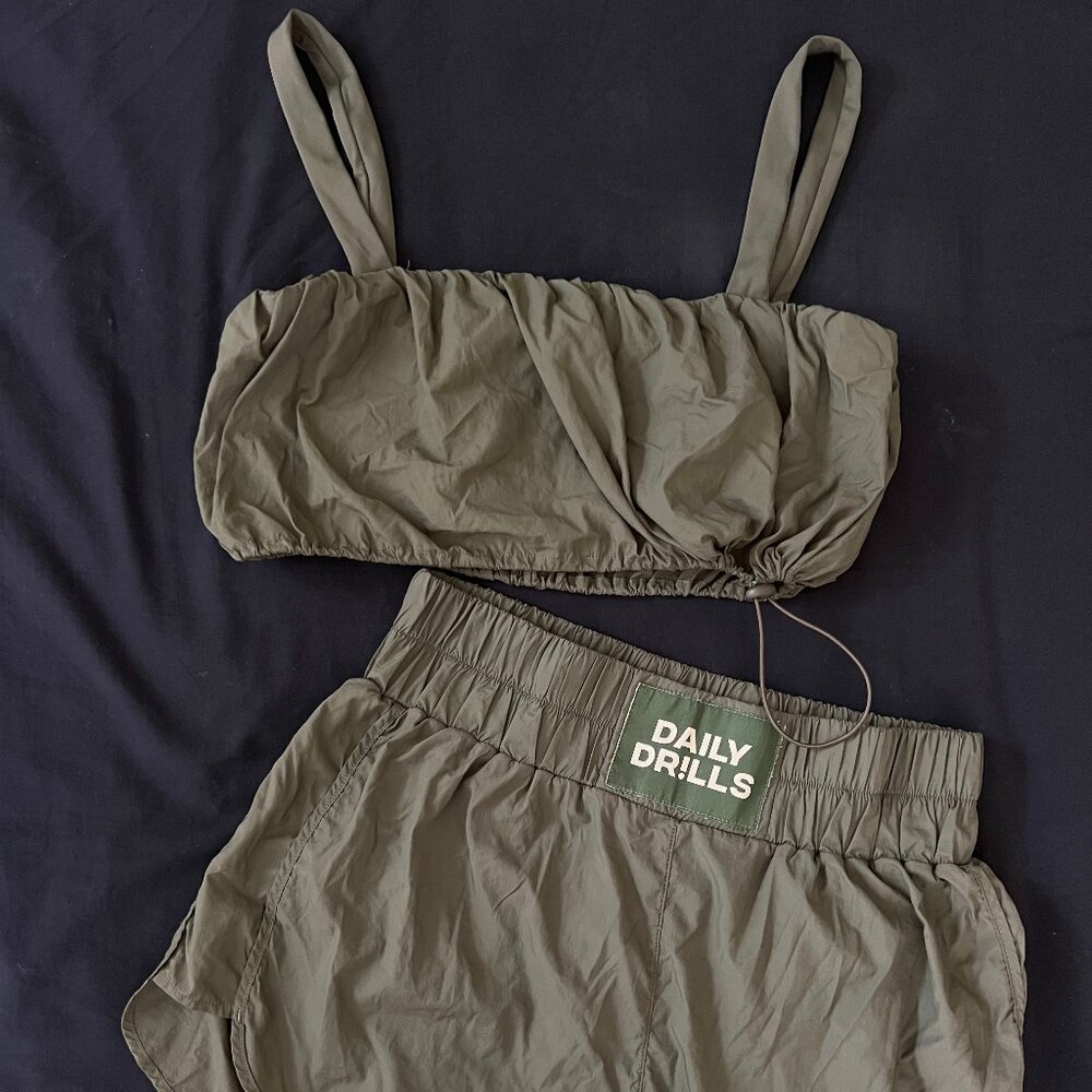 Daily Drills Bounce Set - Bubble Top and Bounce Shorts w patch on front - LODGE